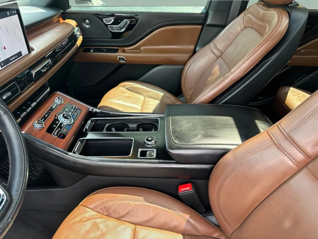 Used 2024 White Metallic Lincoln Reserve image 21