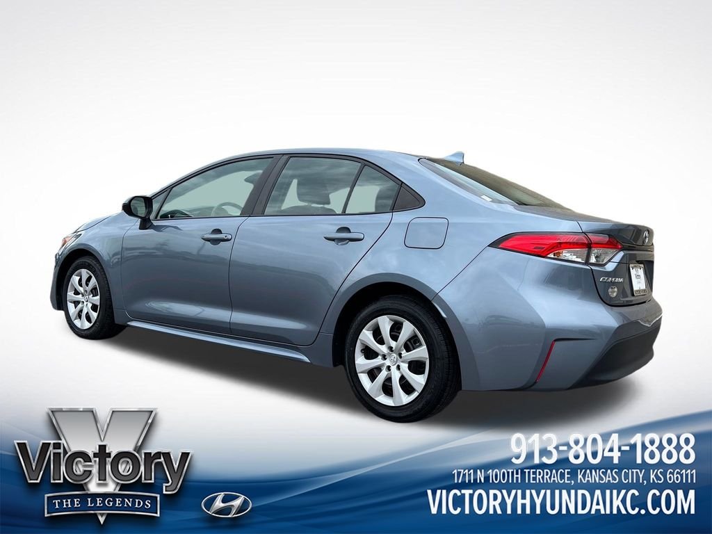 Used 2024  Toyota LE image 3