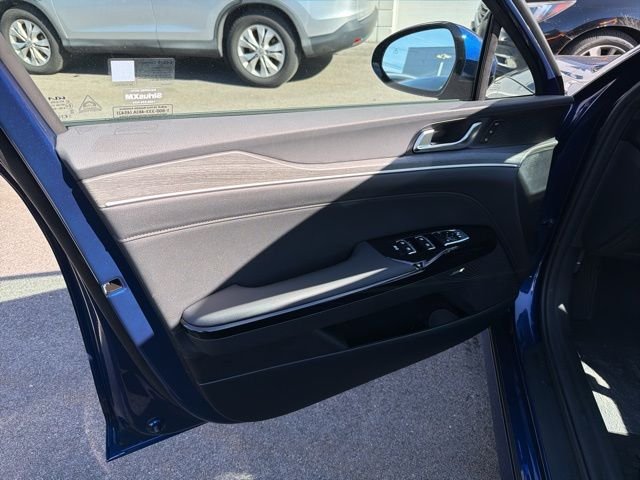 New 2026 Yacht Blue Kia EX image 12