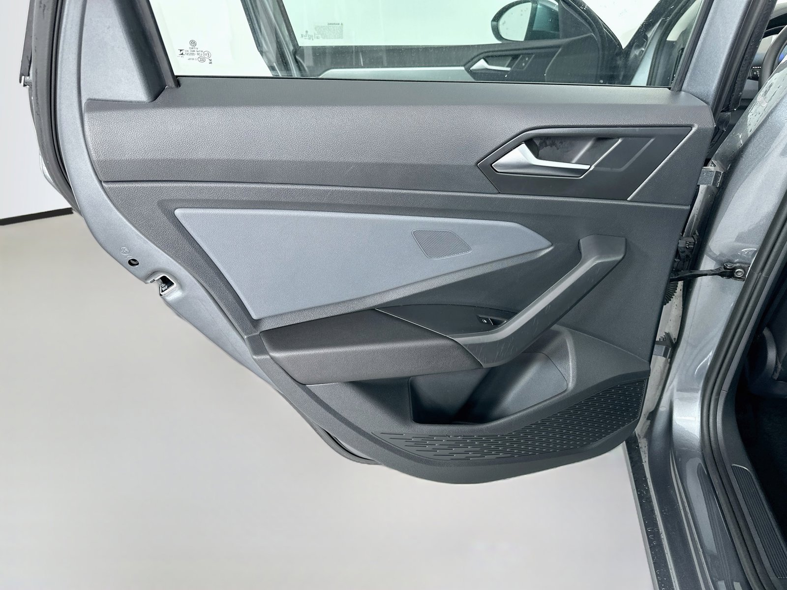 2025 Volkswagen Jetta SE - Photo 29