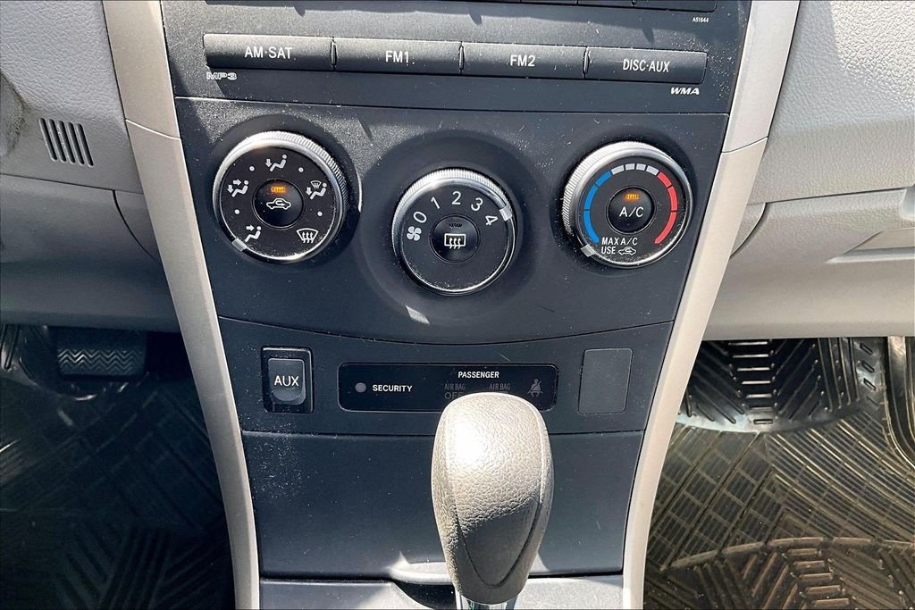 Used 2009 Silver Toyota Base image 24