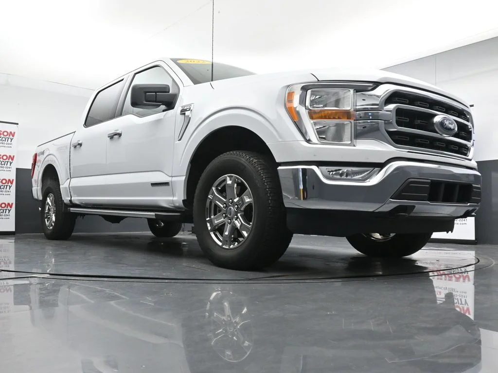 Used 2022 White Ford XLT image 32