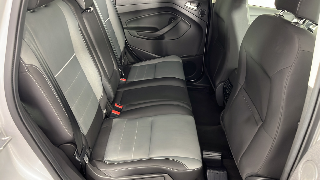 Used 2014 Ingot Silver Ford SE image 18