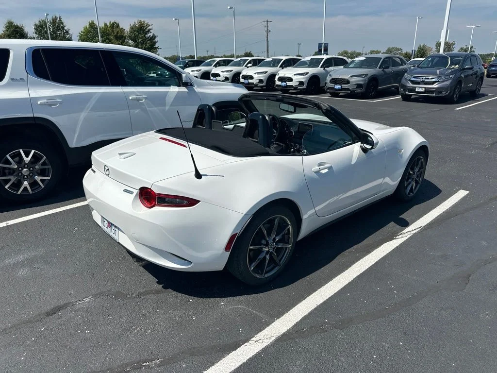 Used 2017 White Mazda Grand Touring image 17