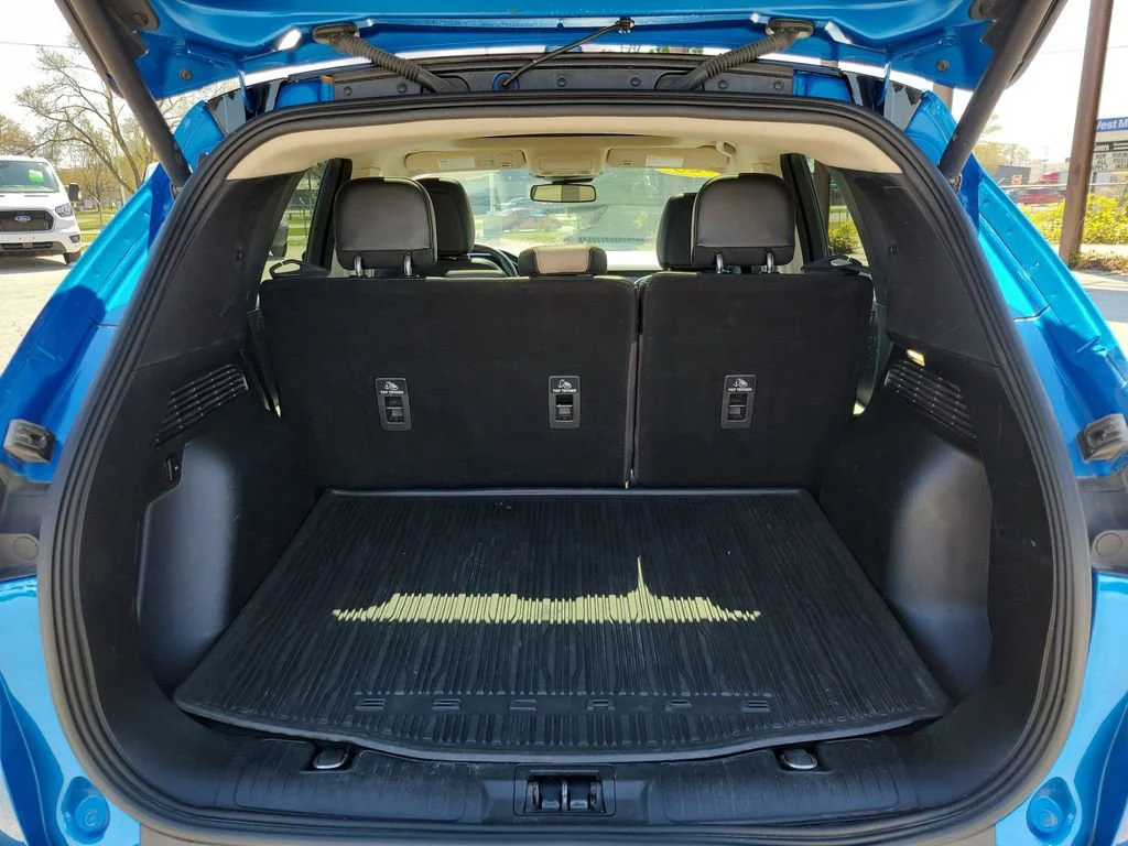 Used 2020  Ford Titanium Hybrid image 8