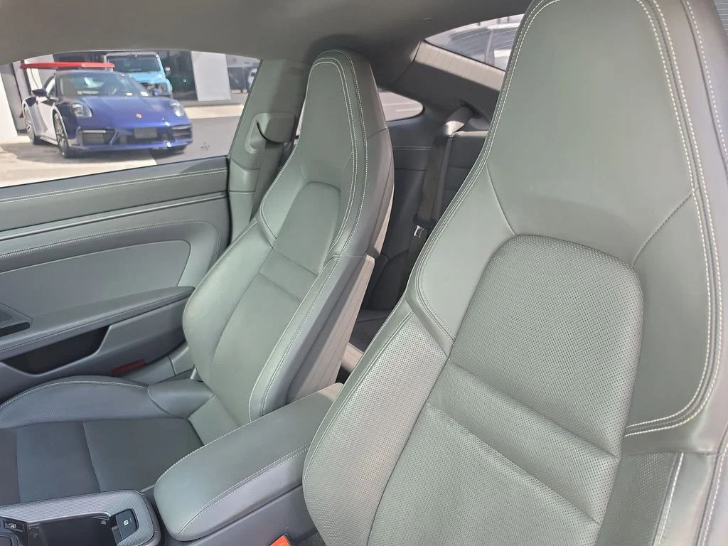 Used 2021 Gray Porsche  image 13