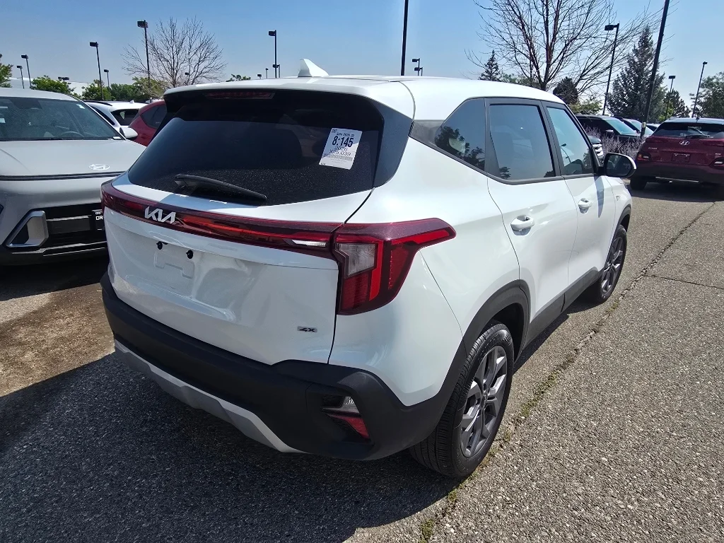 Used 2026 Snow White Pearl Kia LX image 5