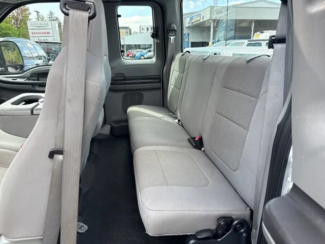 Used 2007 Oxford White Clearcoat Ford XL image 13