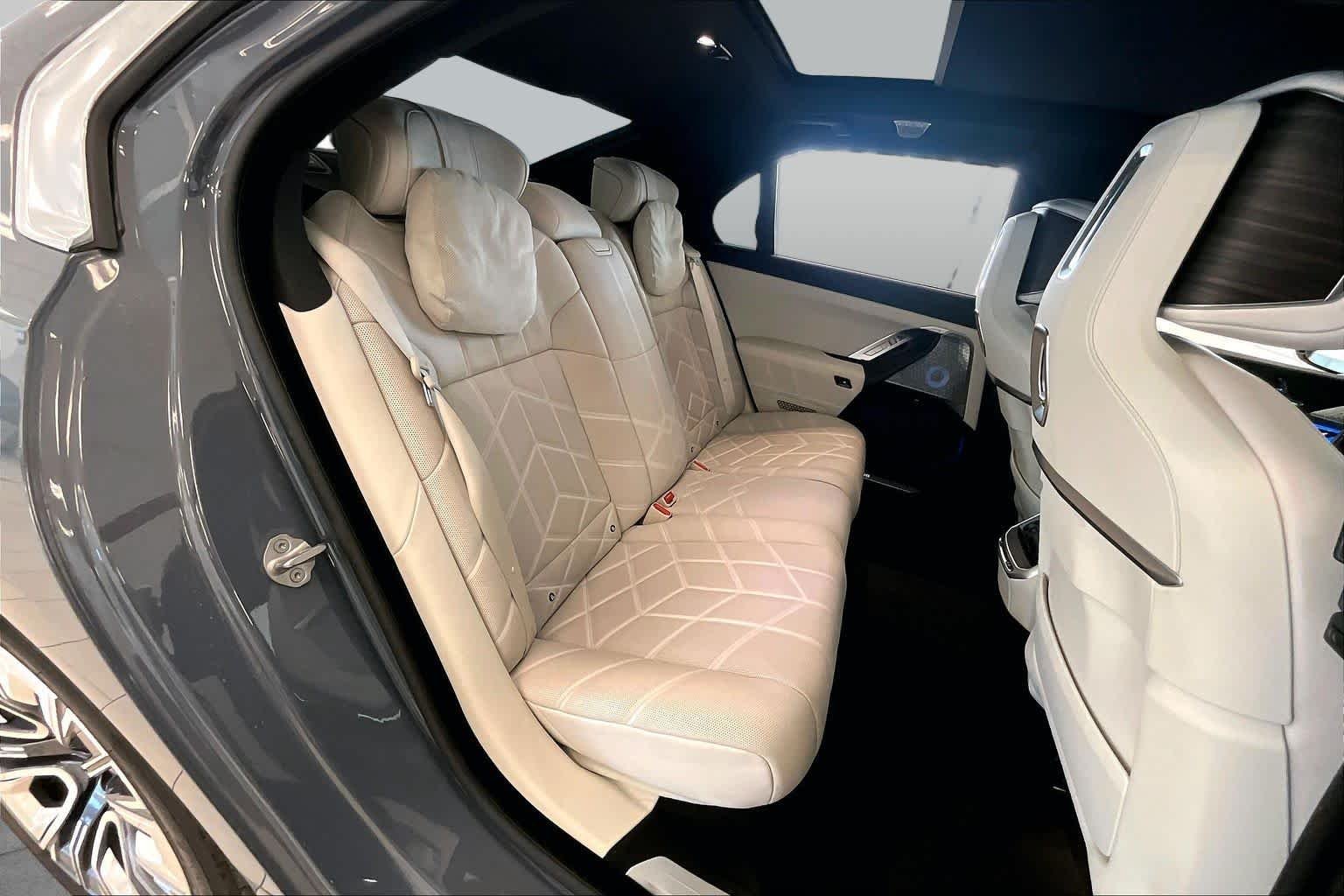 Used 2024 Sparkling Copper Metallic BMW xDrive60 image 19