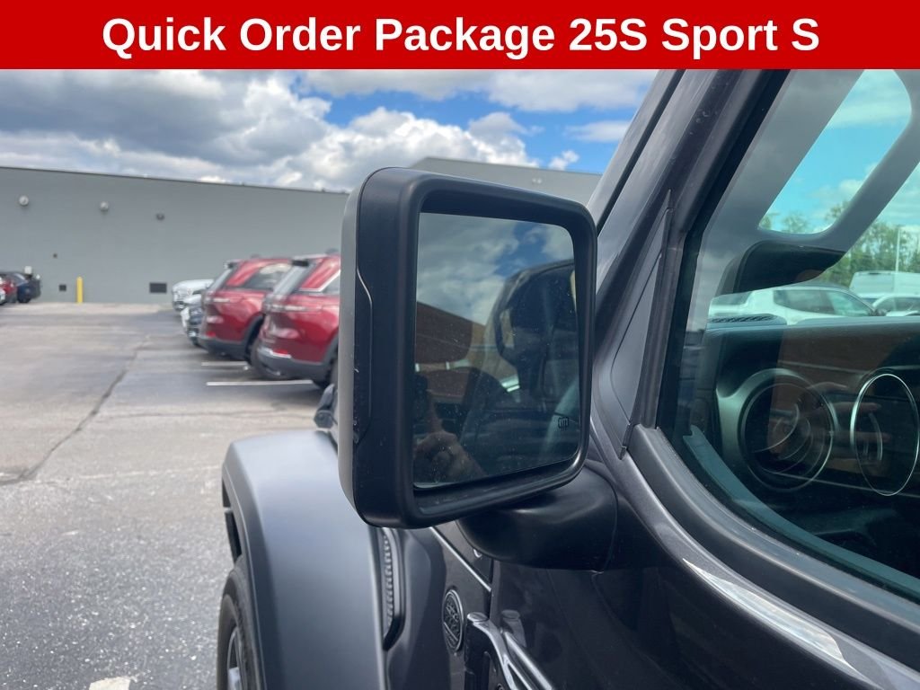 Used 2023 Gray Jeep Sport S image 3