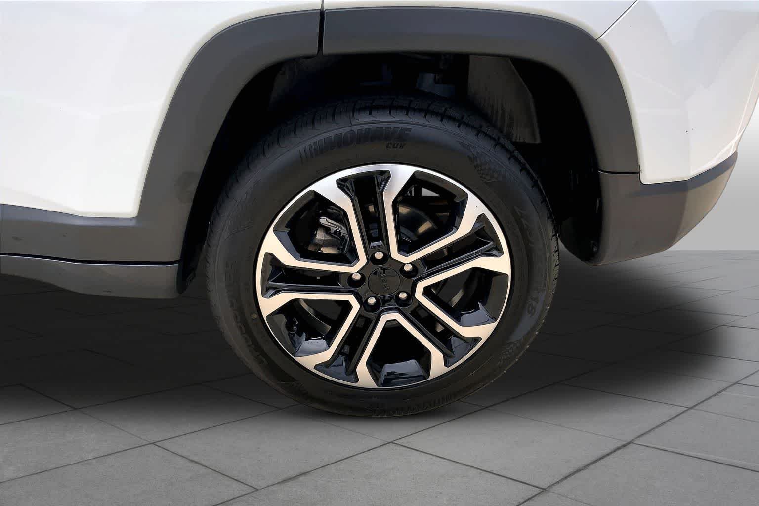 Used 2023 Bright White Clearcoat Jeep Limited image 11