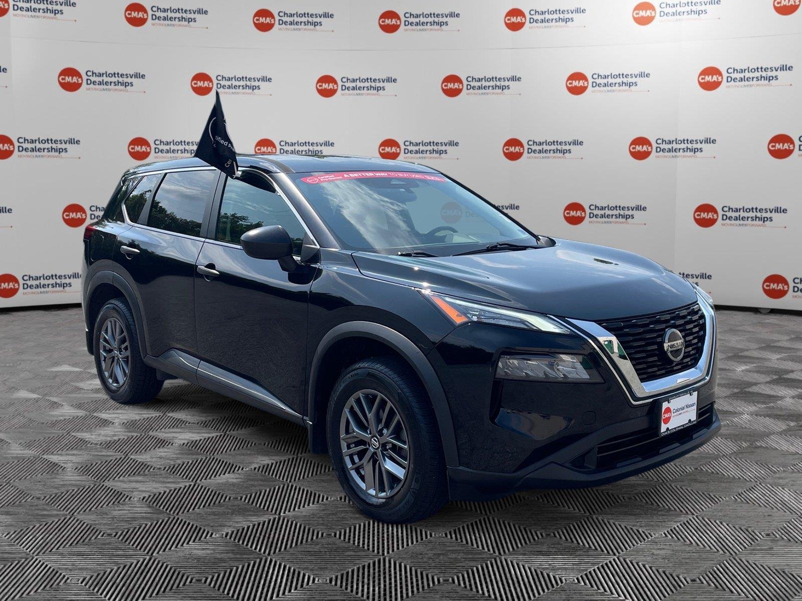 Used 2021 Super Black Nissan S image 7