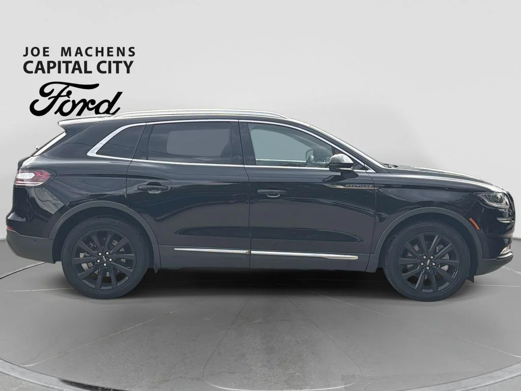 Used 2023 Black Lincoln Reserve image 3