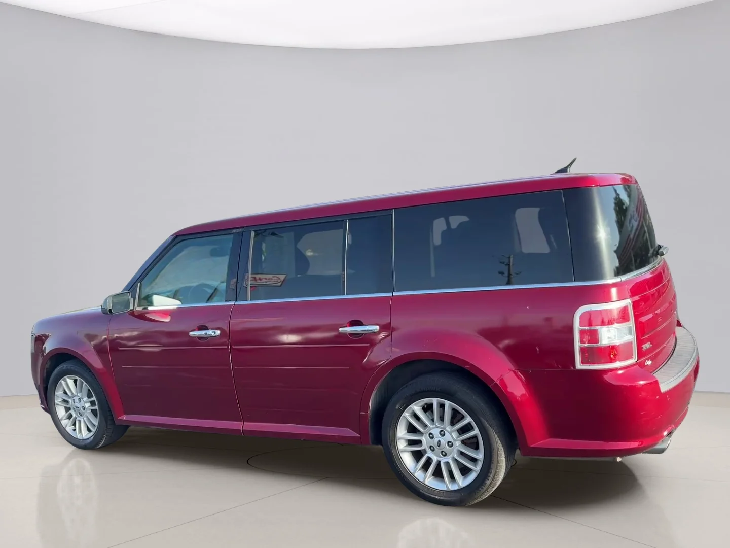Used 2018 Red Ford SEL image 7