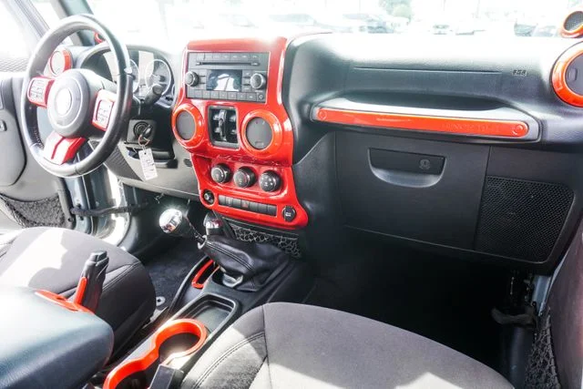 Used 2014 Gray Jeep Unlimited Sport image 17