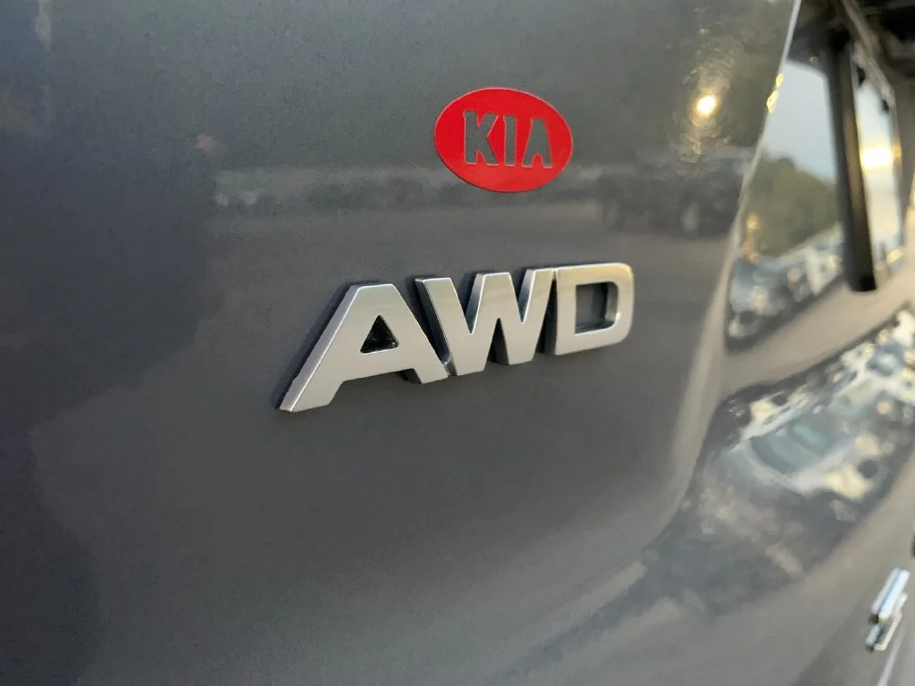 Used 2022 Silver Kia SX image 39