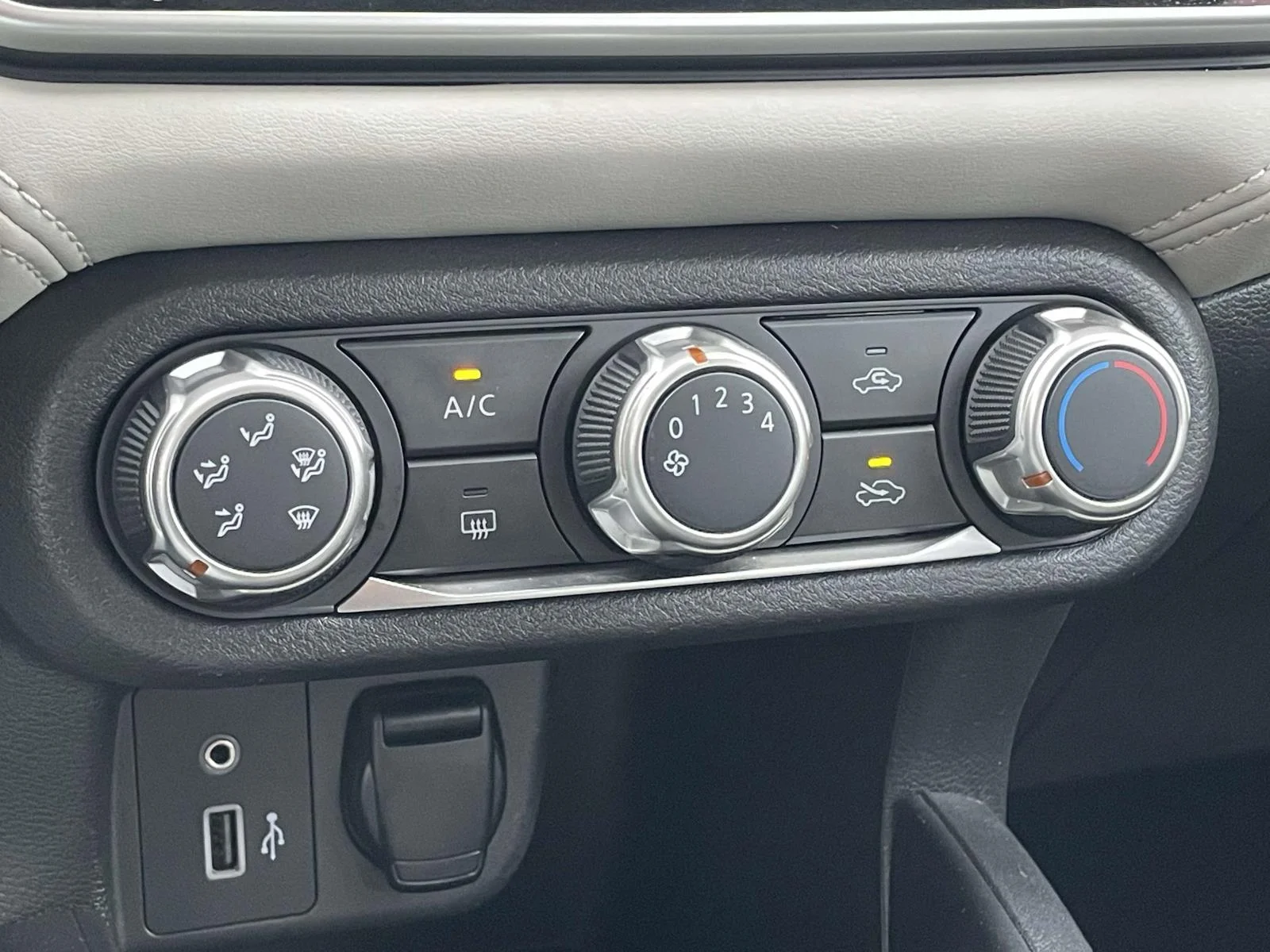 Used 2020 Super Black Nissan SV image 18