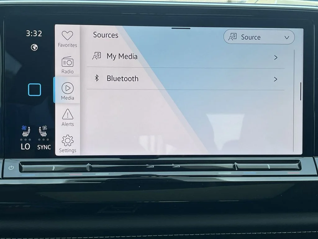 New 2026 Green Volkswagen 2.0T SE w/Technology image 26