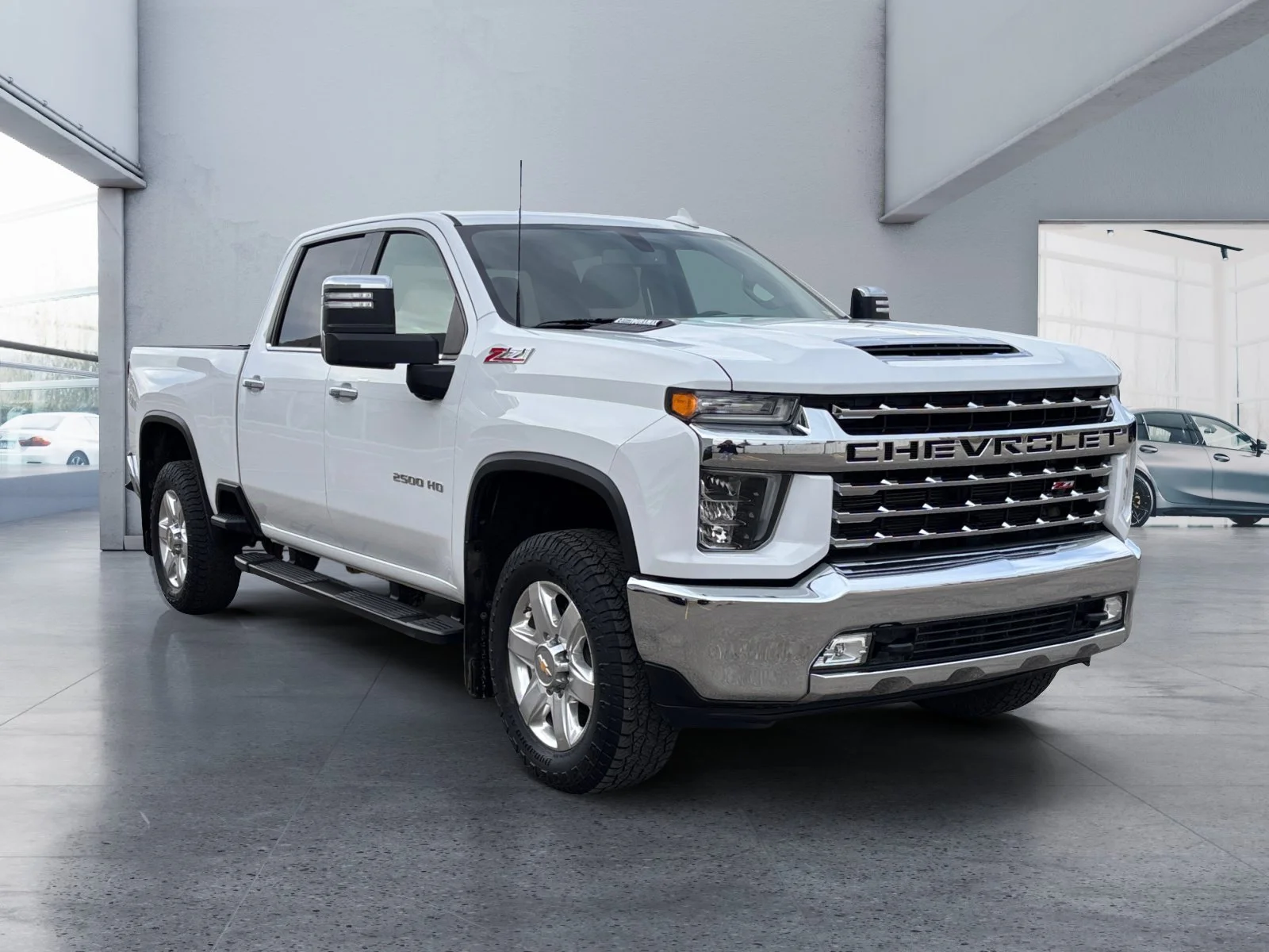Used 2022 White Chevrolet LTZ image 7