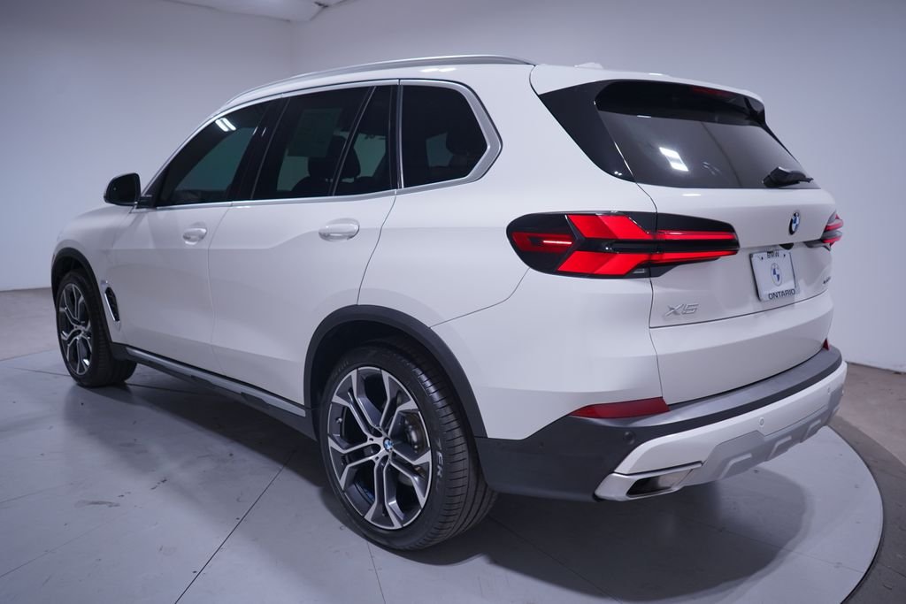 Certified Used 2024 Alpine White BMW xDrive40i image 3