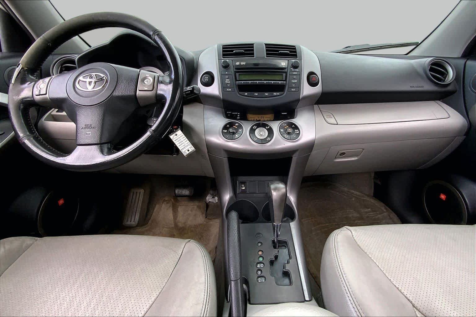Used 2007 Classic Silver Metallic Toyota Limited image 14