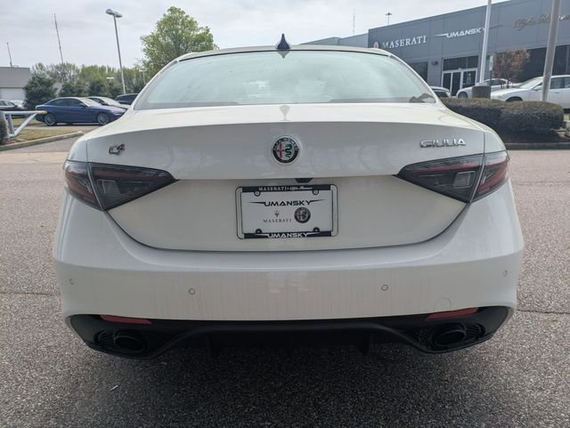 New 2025 Milano White Exterior Paint Alfa Romeo Base image 5