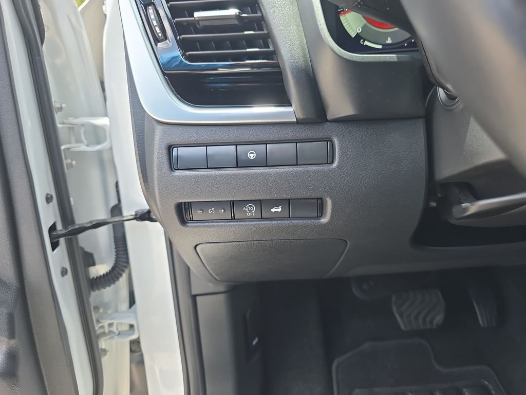 2024 Nissan Rogue SL - Photo 22