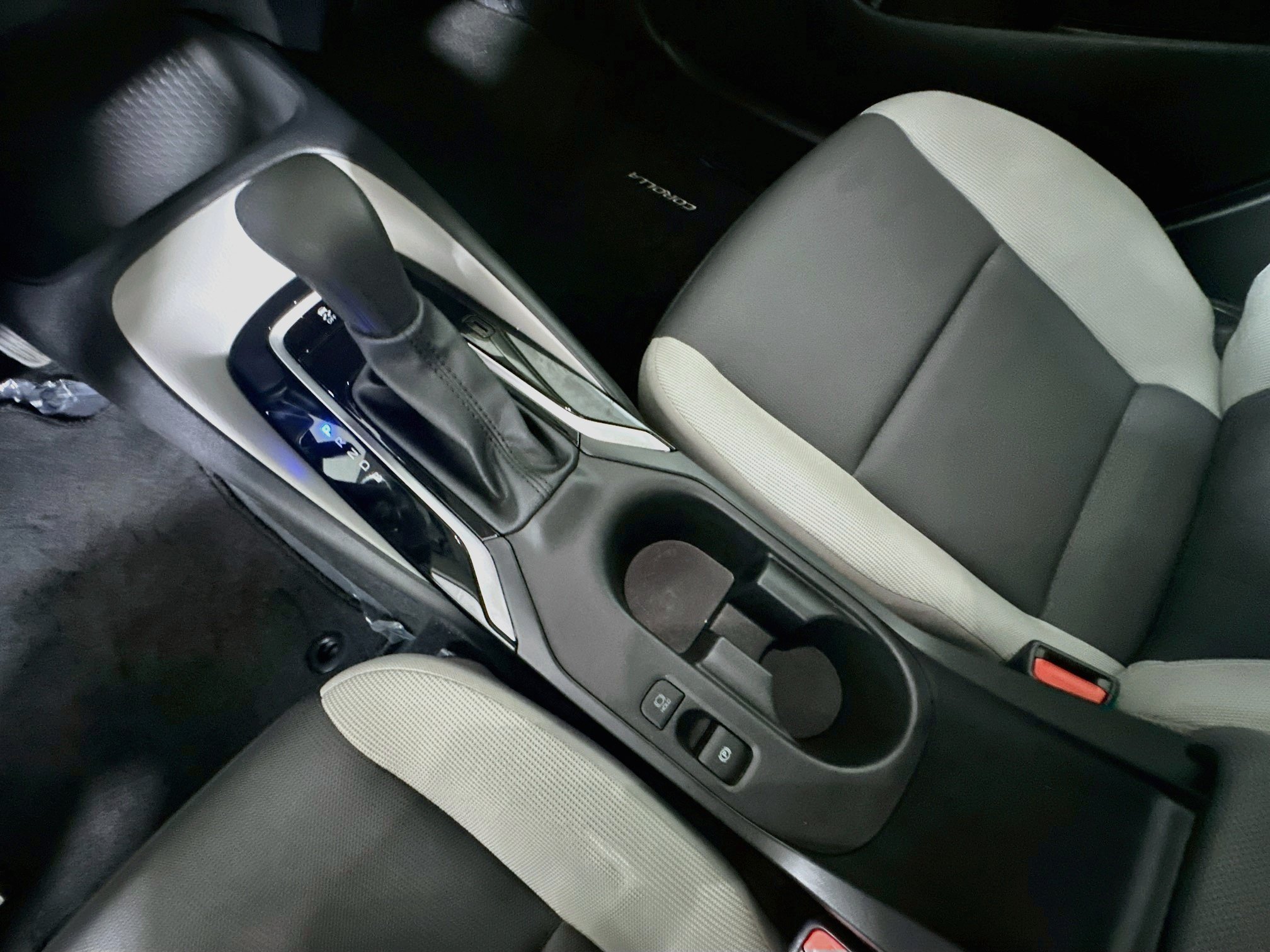 Used 2024 Celestite Toyota LE image 21
