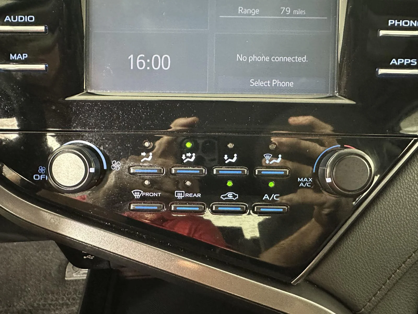 Used 2019 Galactic Aqua Mica Toyota LE image 23