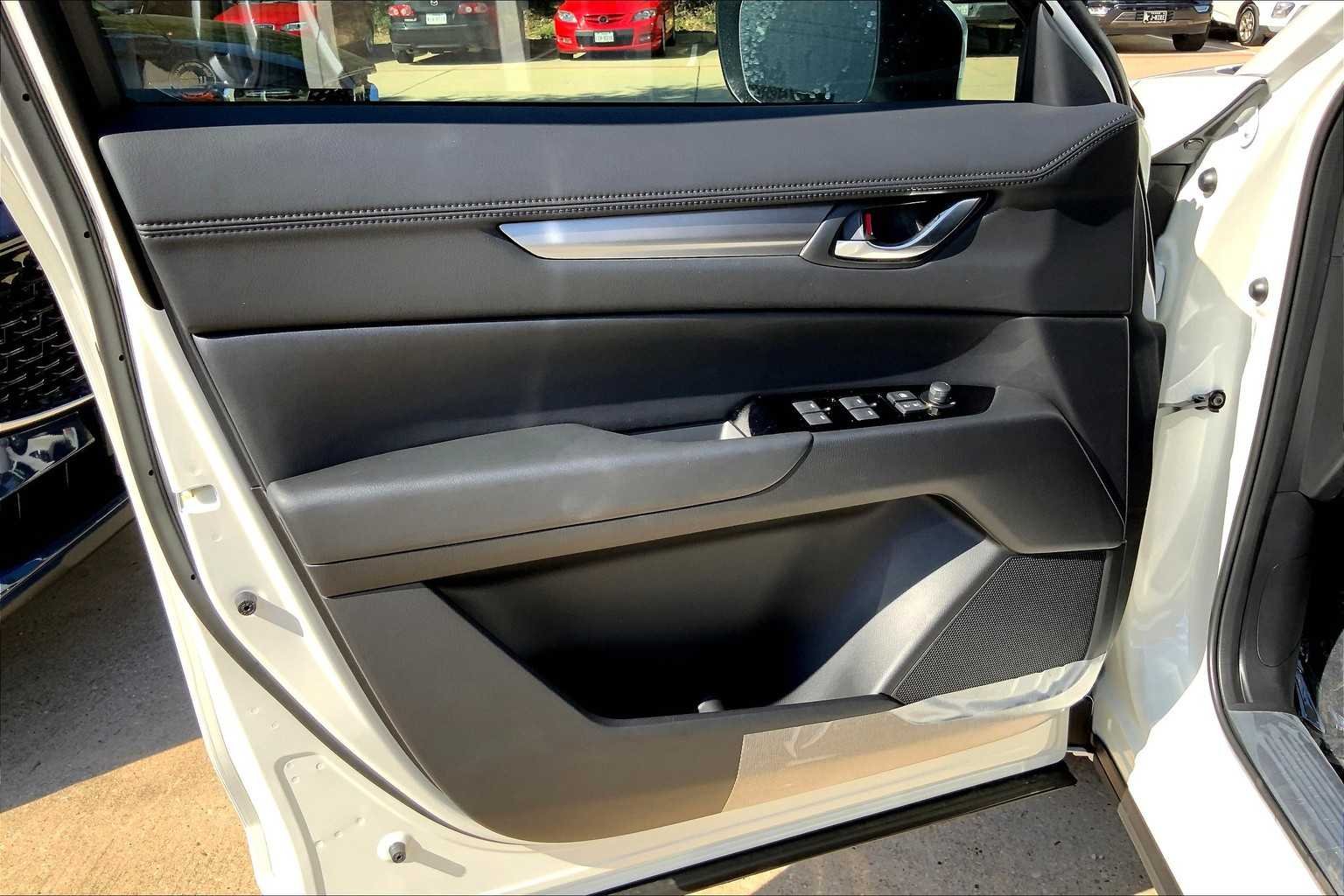 2025 Mazda CX-5 S Preferred package - Photo 10