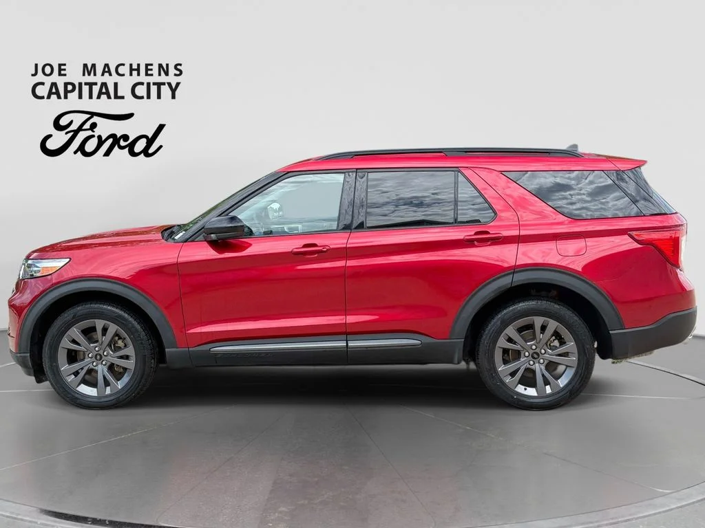 Used 2023 Rapid Red Metallic Tinted Clearcoat Ford XLT image 8