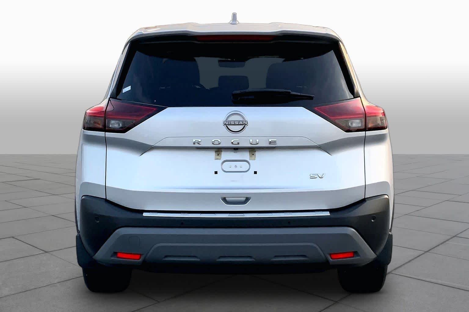 Used 2022 Brilliant Silver Metallic Nissan SV image 5