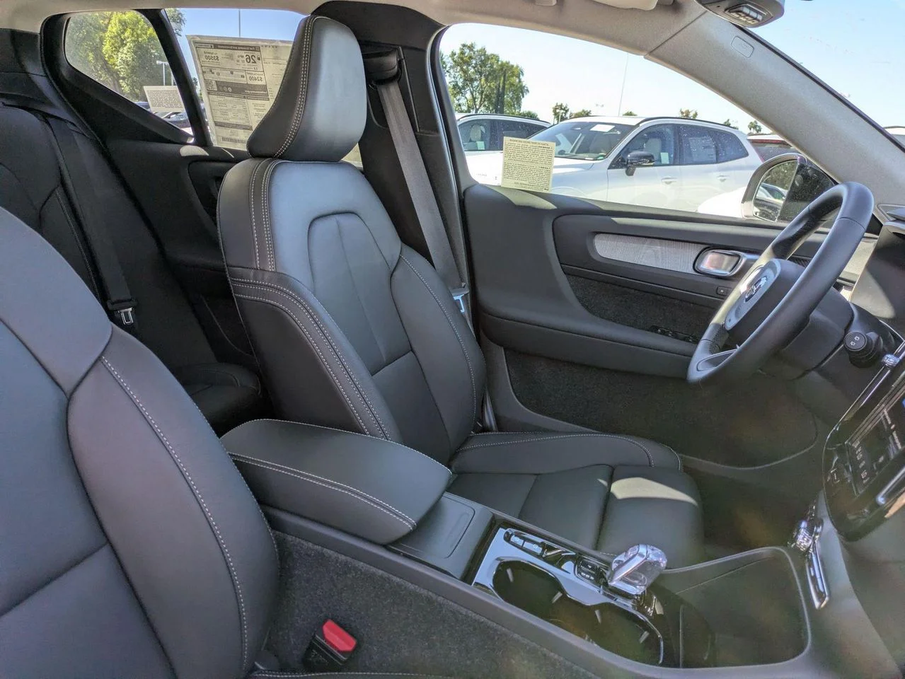 2026 Volvo XC40 Ultra - Photo 14