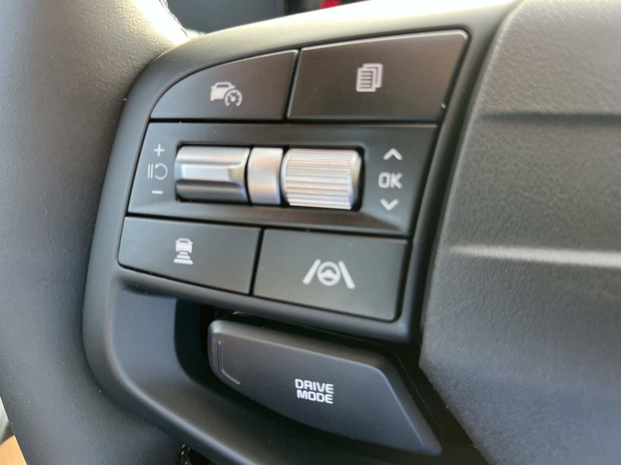 New 2027 Ebony Black Kia LX image 22