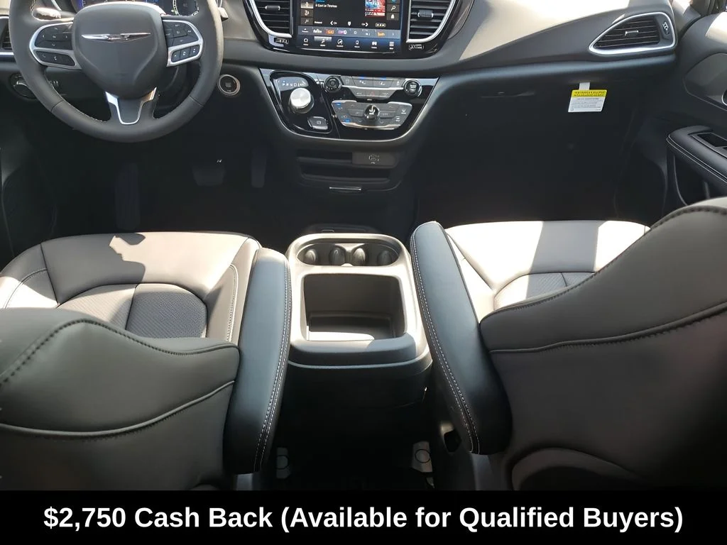 2026 Chrysler Voyager LX - Photo 24