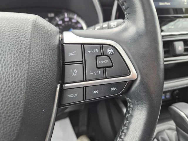 Used 2022 Gray Toyota XLE image 19