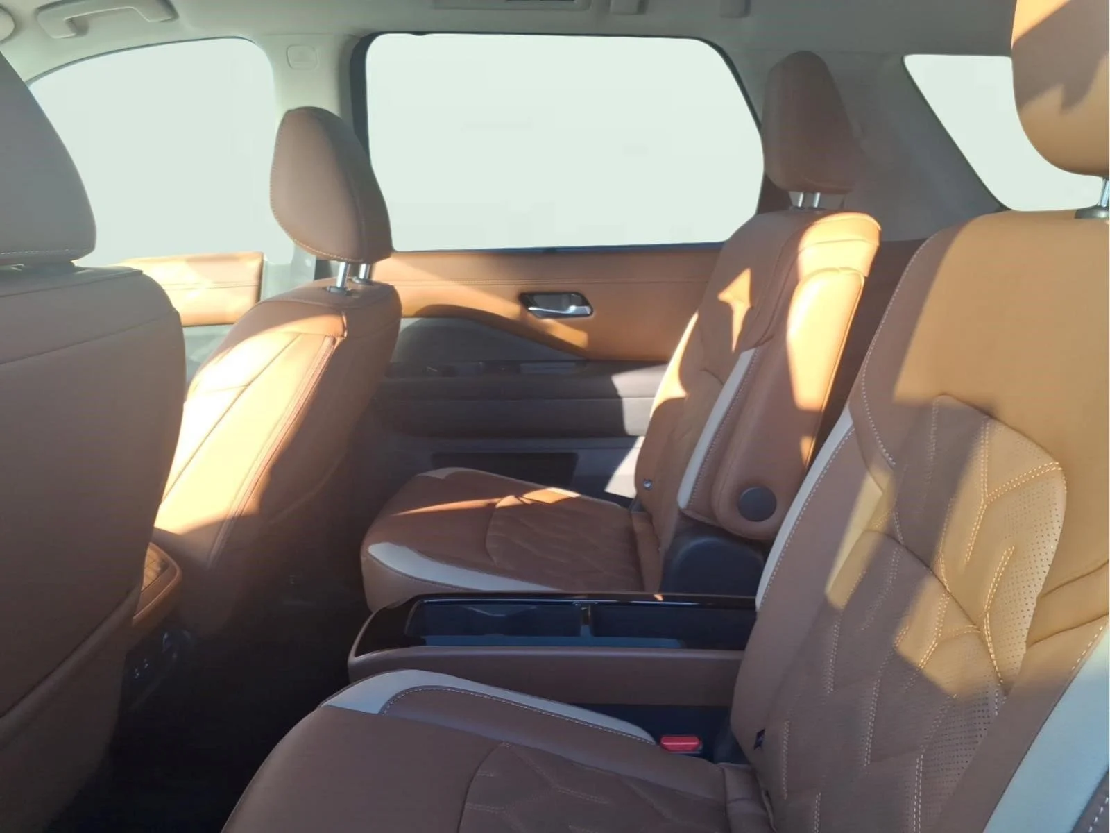 New 2026 Everest White Pearl TriCoat Nissan Platinum image 8