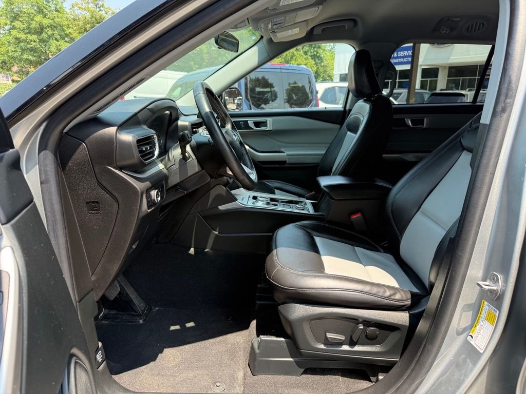 Used 2023 Silver Ford XLT image 23
