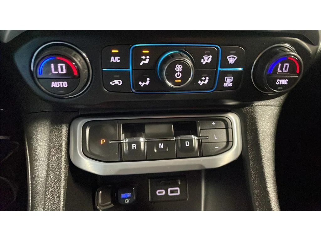 Used 2020 White Frost Tri-Coat GMC SLT image 15