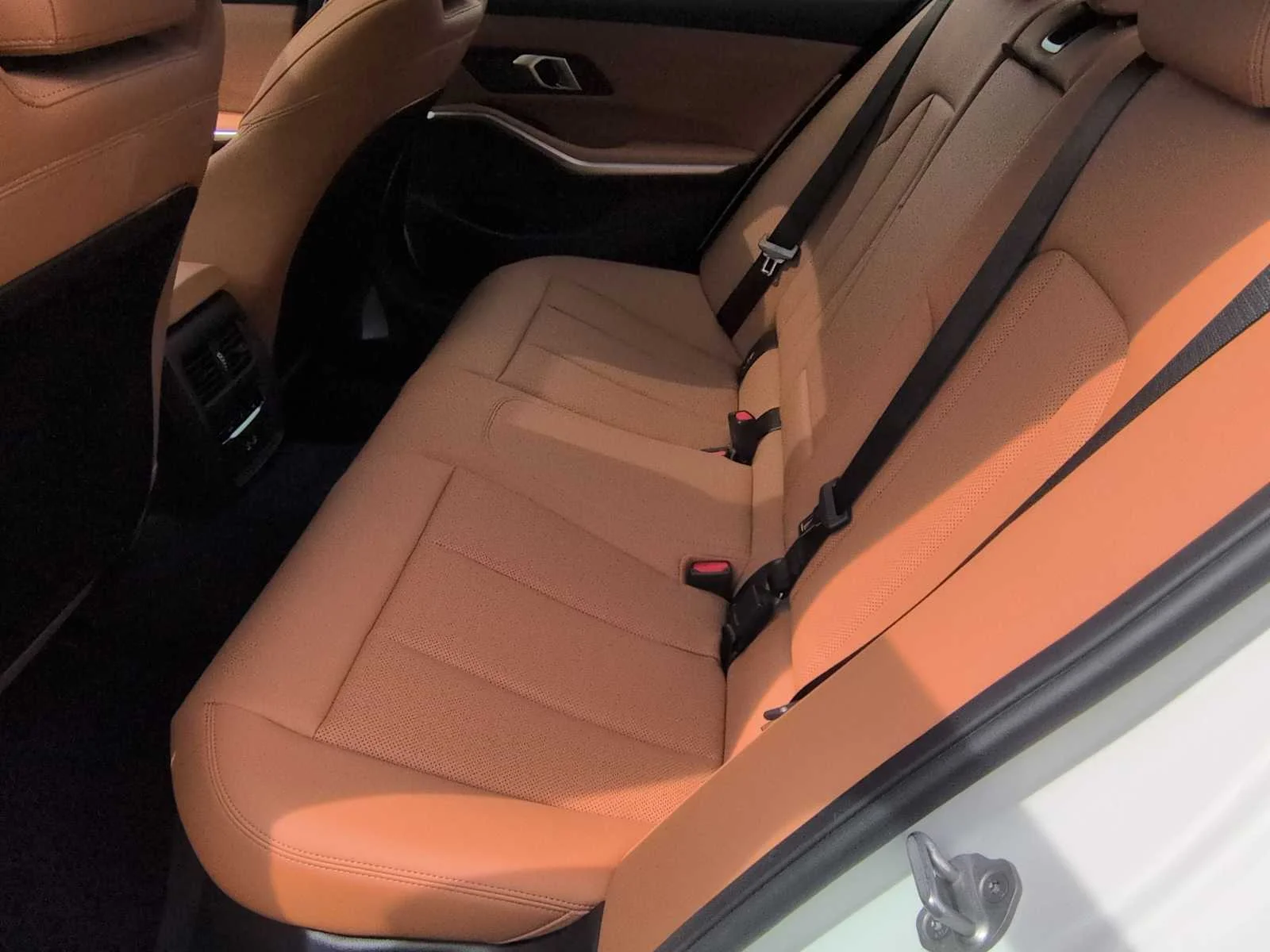 New 2025 Alpine White BMW 330i xDrive image 19