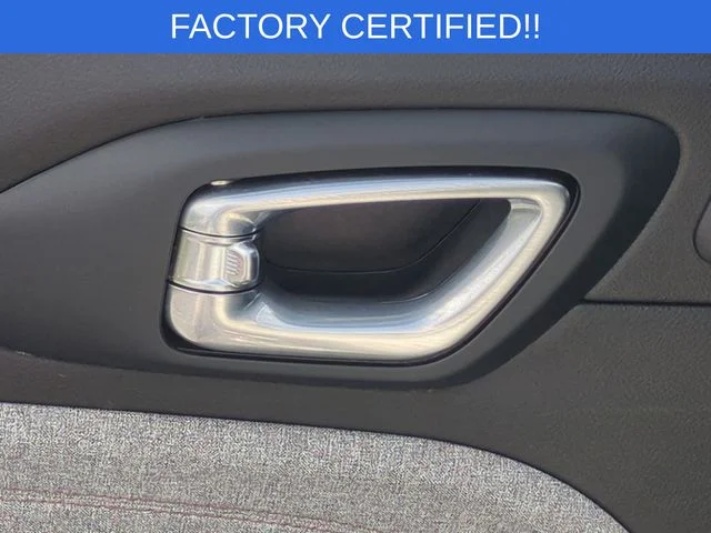 Used 2023 White Jeep Latitude Lux image 29