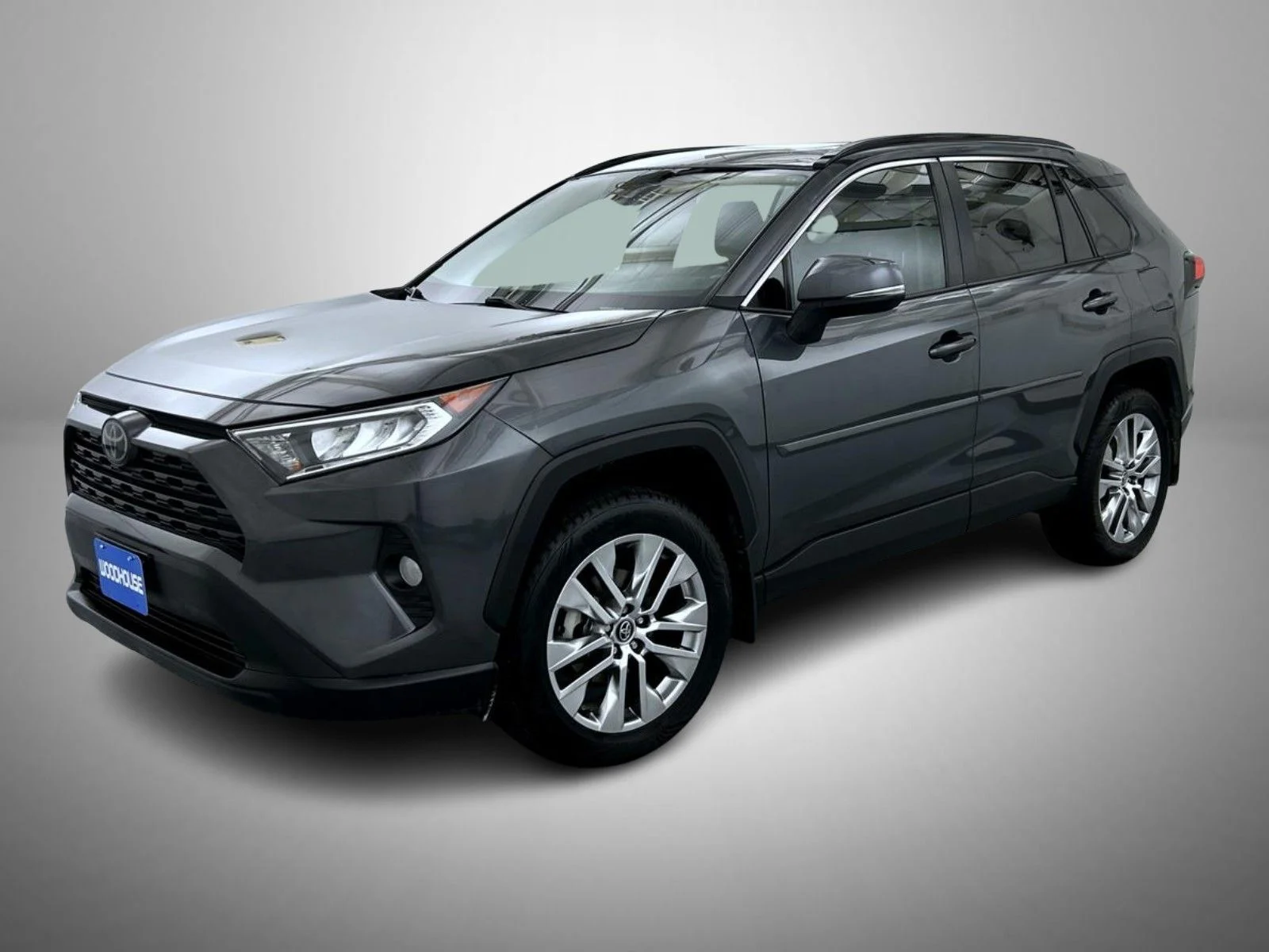 Used 2020 Gray Toyota XLE Premium image 1