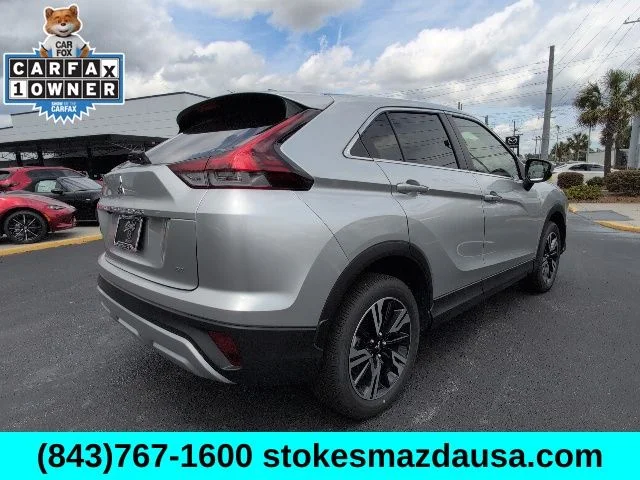 Used 2025 Silver Mitsubishi SE image 7
