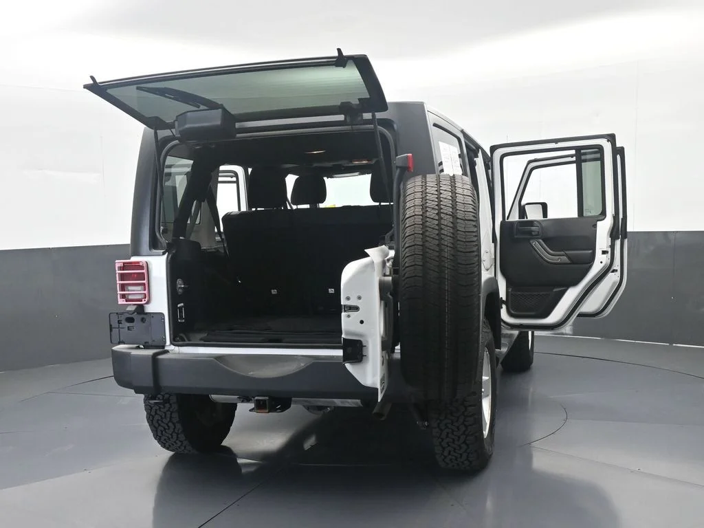 Used 2018 Bright White Clearcoat Jeep Unlimited Sport image 69
