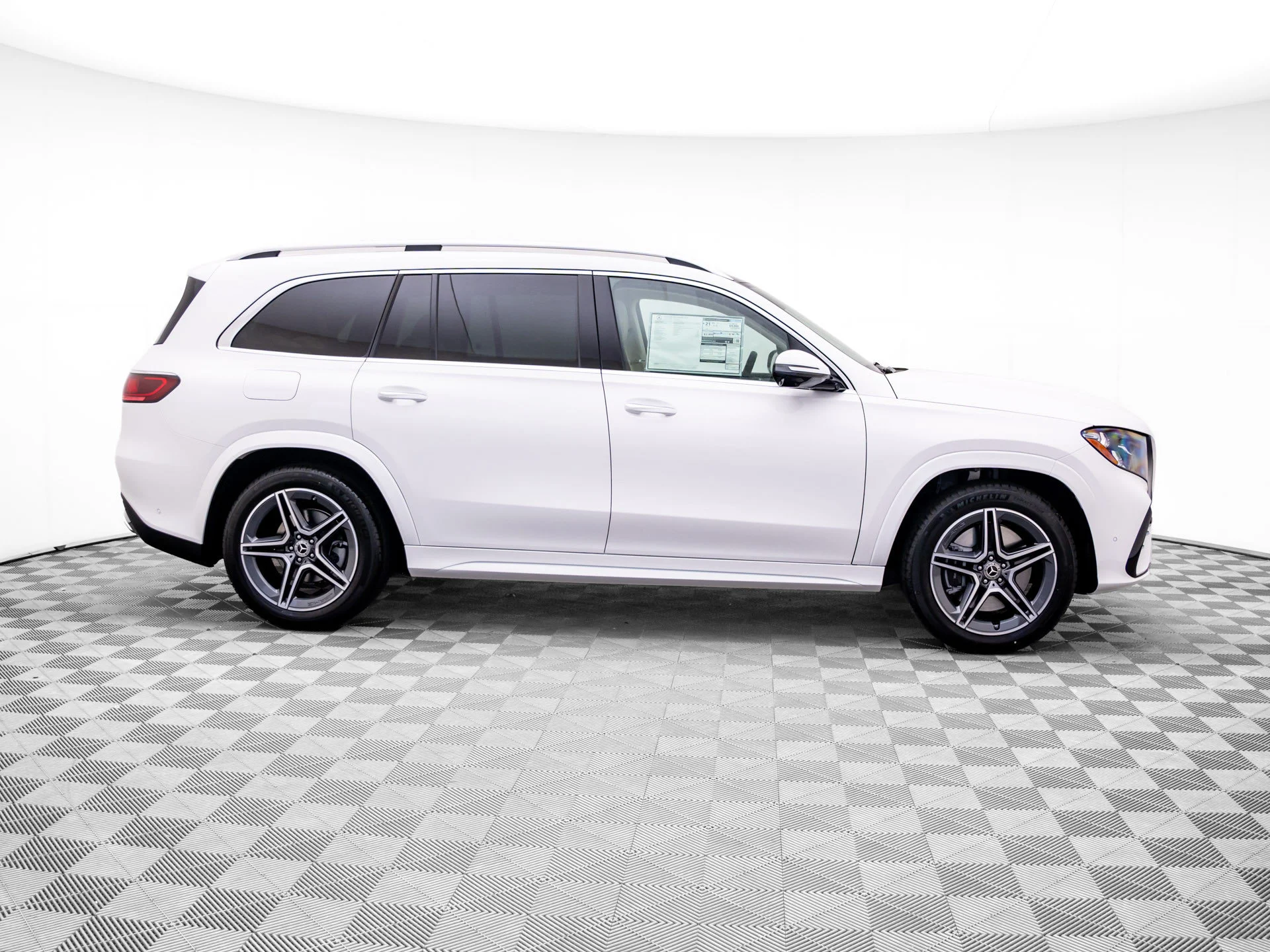 New 2027 White Mercedes-Benz GLS 450 image 6