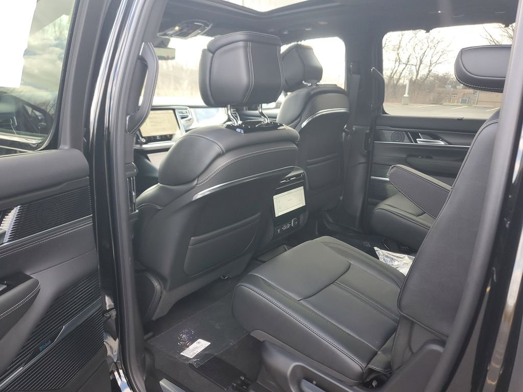 New 2026 High Gloss Black Jeep Summit Obsidian image 18