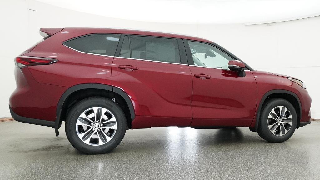 New 2026 Ruby Flare Pearl Toyota XLE image 15
