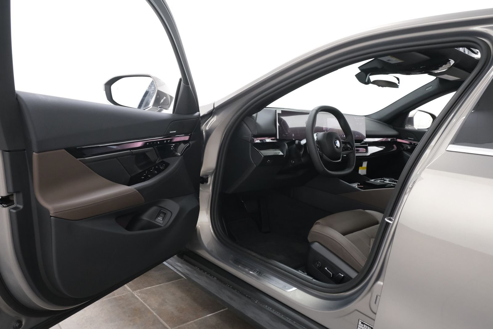 New 2027 Oxide Grey Metallic BMW 530i xDrive image 25