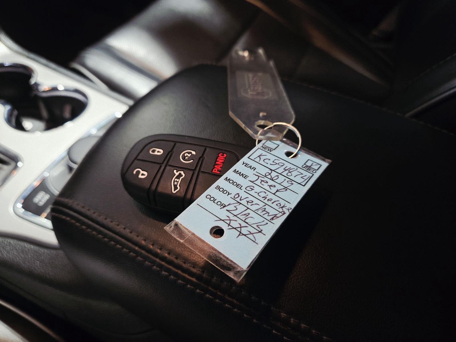 Used 2019 Diamond Black Jeep Overland image 75
