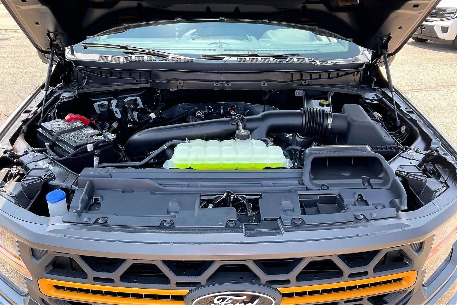 New 2026 Carbonized Gray Metallic Ford Tremor® image 16